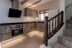 Deluxe designer historic villa Via Lactea, Panoramic sea views, Own private heated pool and subtropical garden