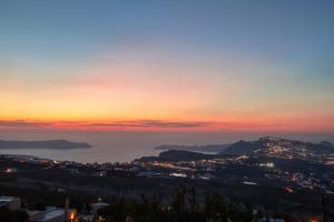 Halcyon Days Suites Santorini Greece