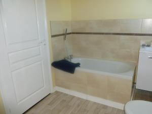 Les Châtaigniers Gîte photo 21