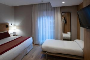 Triple Room (3 Adults) room in Catalonia Eixample 1864