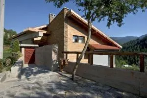 The Reddoorshouse - Solishta