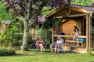 Campings Camping Aux Couleurs du ferret : photos des chambres