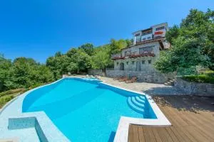 Aroma Piliou - Άρωμα Πηλίου - Ajos Dimitrios