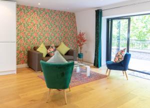 Penthouse 5 mins walk to City Centre & Colleges with Terrace & Sleeps 6