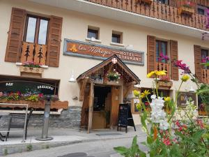 Hotels Hotel-Chalet les Melezes : photos des chambres