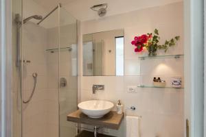 Double Room with Terrace with private bathroom