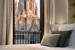 Grand Master Suite room in Colón Hotel Barcelona