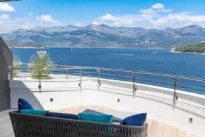 RMH Lazure Luxury Apartments 