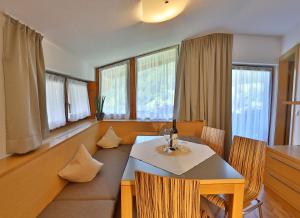 Three-Bedroom Apartment room in Apartmenthaus Jörg