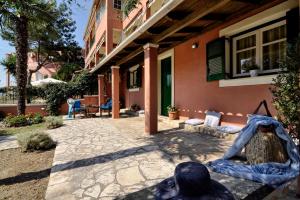 Alessandros Apartment