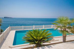 Luxury Villa Alena - 4hvězdičkové hotely ve městě Utjeha