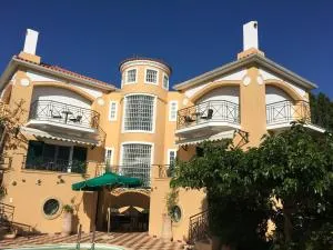 Villa Tzitzifies - Kouroukláta