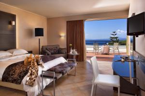 Double or Twin Room with Sea View