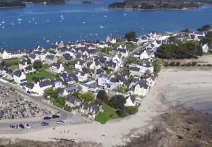 Maisons de vacances Villa Penfret - 50 meters from the beach : photos des chambres