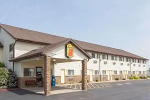 Super 8 by Wyndham Dixon - Rochelle