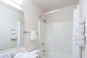 Super 8 by Wyndham Moose Jaw SK