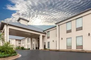 Super 8 by Wyndham Conway - روسيلفيل