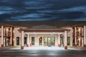 Super 8 by Wyndham Malvern - Malvern