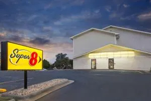 Super 8 by Wyndham Columbus Airport - Warm Springs
