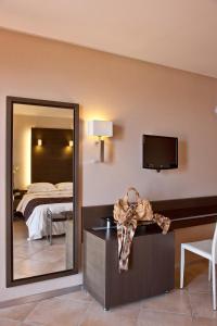 Double or Twin Room with Mountain View