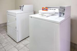 Delavan Inn and Suites