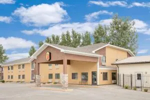 Super 8 by Wyndham Webster City IA - West Des Moines
