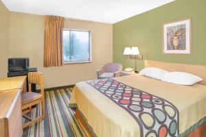 Super 8 by Wyndham East Moline