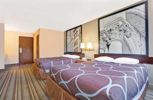 Queen Room with Two Queen Beds - Non-Smoking room in Super 8 by Wyndham Louisville Airport