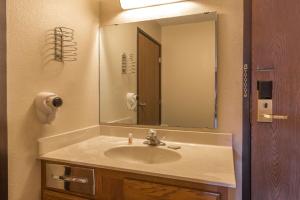 King Room - Mobility Access/Non-Smoking room in Super 8 by Wyndham Hartford WI