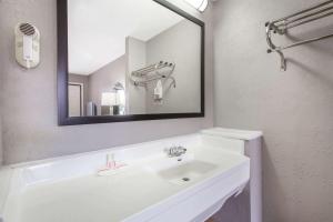 Super 8 by Wyndham Wytheville