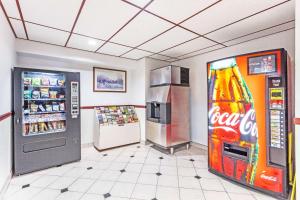 Super 8 by Wyndham Winchester VA