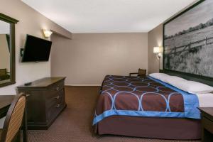 Studio King Suite - Non-Smoking room in Super 8 by Wyndham Lubbock Civic Center North