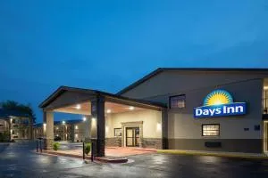 Days Inn & Suites by Wyndham Athens - ماسل شولز