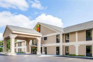 Super 8 by Wyndham Erwin, I-26..
