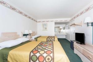 Double Room with Two Double Beds - Non-Smoking room in Super 8 by Wyndham Cottonwood