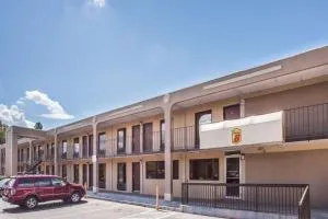 泉水营速8酒店 - 坦普希尔斯