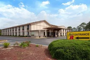 Super 8 by Wyndham Waycross GA - Douglas