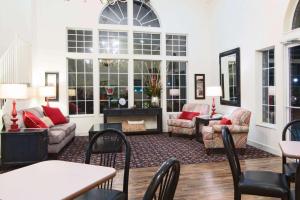 Super 8 by Wyndham Richmond