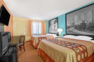 Super 8 by Wyndham Tulsa - Route 66
