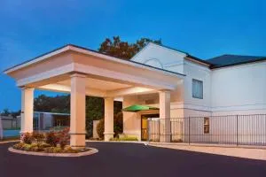 Super 8 by Wyndham Ft. Oglethorpe GA/Chatt TN Area - Ringgold