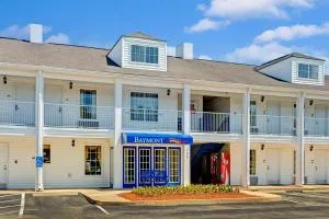 史密斯菲尔德区贝蒙特旅馆套房酒店 - 史密斯菲尔德