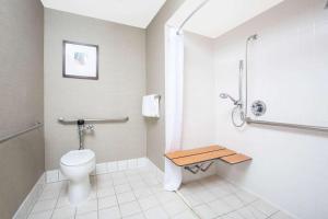 King Room with Mobility/Hearing Impaired Access - Non-Smoking room in Baymont by Wyndham San Diego Downtown