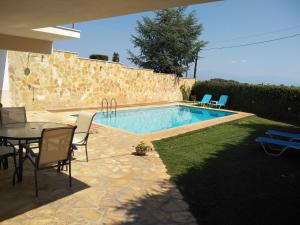 Apartment with Private Pool Korinthia Greece