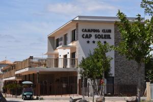 Campings CAMPING & SPA CAP SOLEIL : photos des chambres