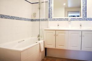 Hotels Hotel Les Suites - Domaine de Crecy : Suite Supérieure 