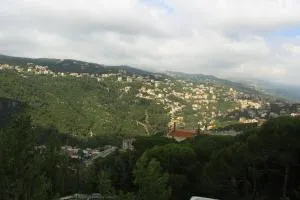 Colibri Hotel - Bḩamdūn