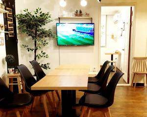 Hongdae Mainstreet Two Room House