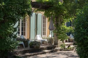 Hotels Logis Hotel Castel Mouisson : Chambre Double avec Terrasse