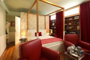 Budget Double Room - Basement room in Casa Oliver Boutique B&B - Principe Real