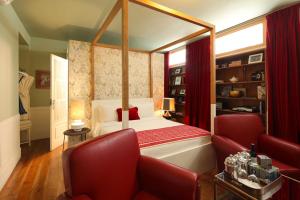 Budget Double Room - Basement room in Casa Oliver Boutique B&B - Principe Real